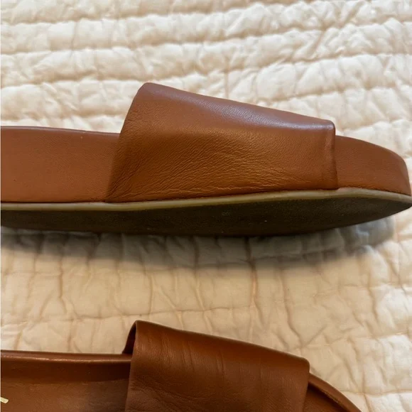 Beek Pelican Leather Slide Platform Sandal in
TAN, size 8 - Picture 4 of 8
